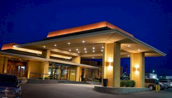 Mirabeau Park Hotel & Convention Center