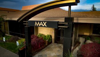 Mirabeau Park Hotel & Convention Center