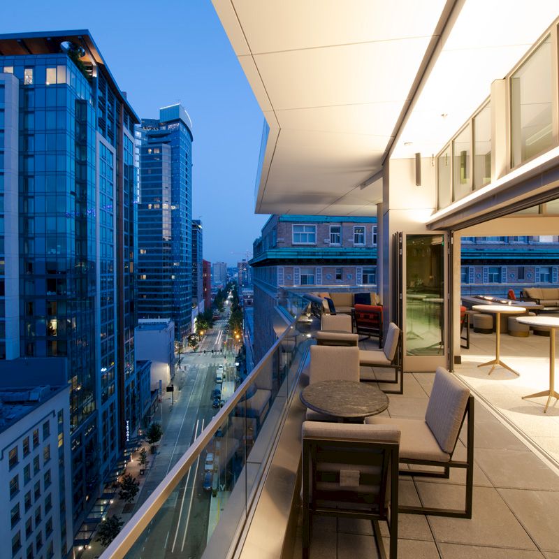 Mirabeau Park Hotel & Convention Center