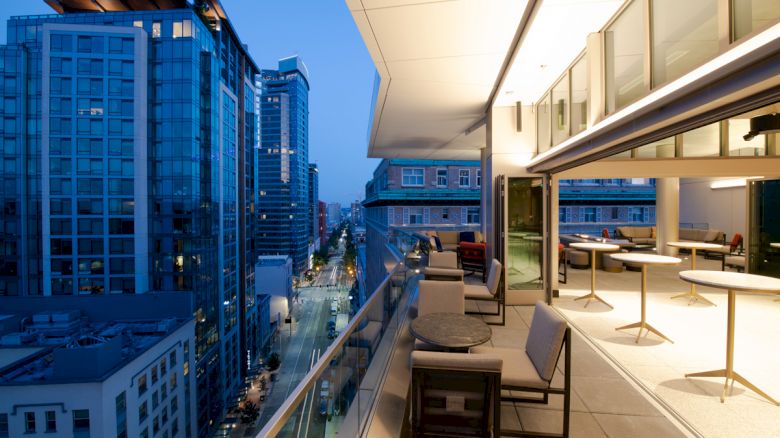 Mirabeau Park Hotel & Convention Center